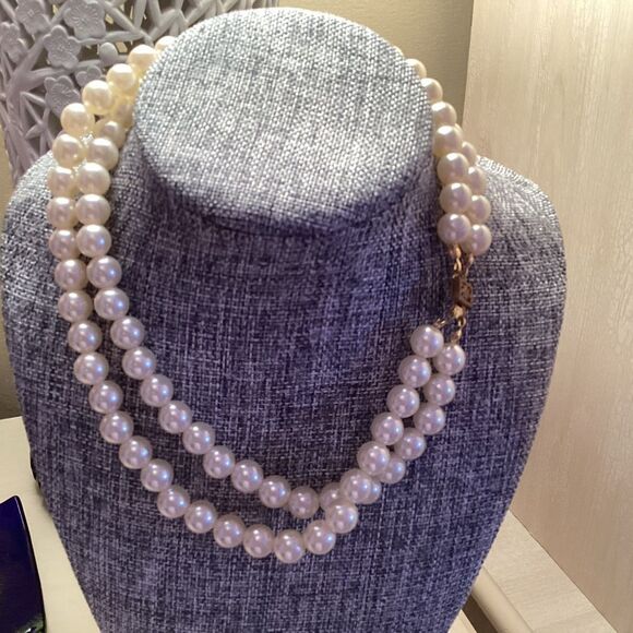 Double Strand of Faux White Pearls Approx. 9 mm - Picture 5 of 6